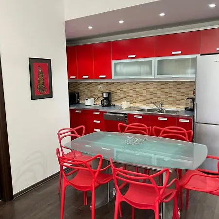 Cactus Coastal: 3-bedroom Vlorë