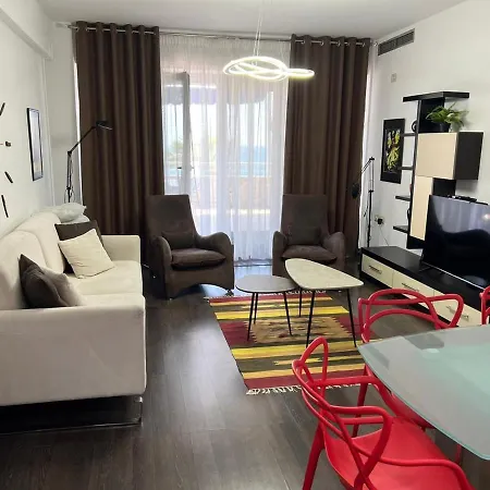 Cactus Coastal: 3-bedroom *